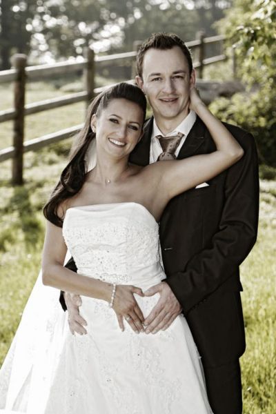 verliebtes Brutpaar in einem Park